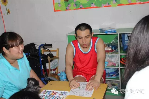 大愛無疆，愛心助殘 